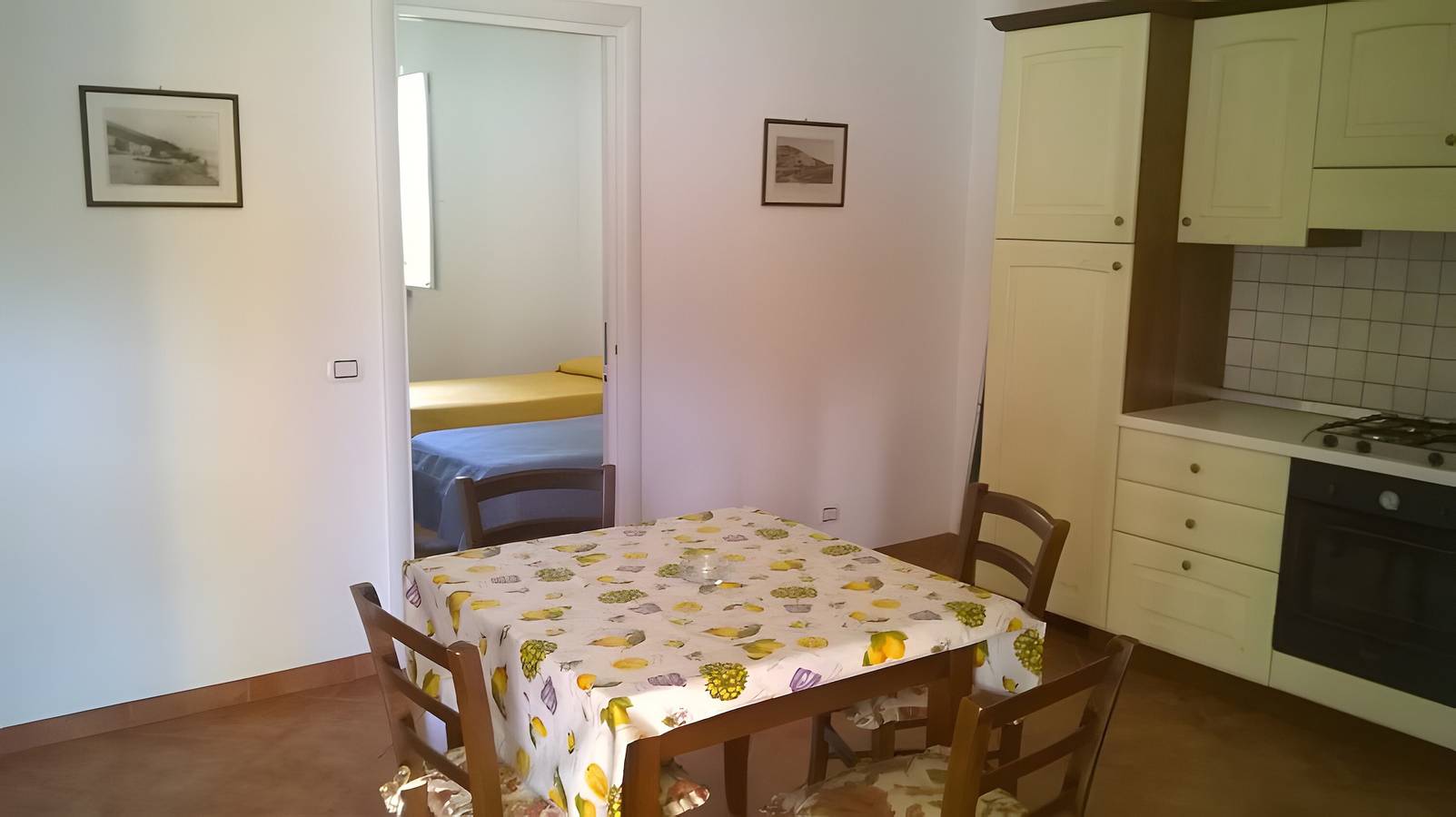 Ganze Wohnung, Apartment „Ginepro“ mit Bergblick, Wlan und Klimaanlage in Ceriale, Riviera di Ponente