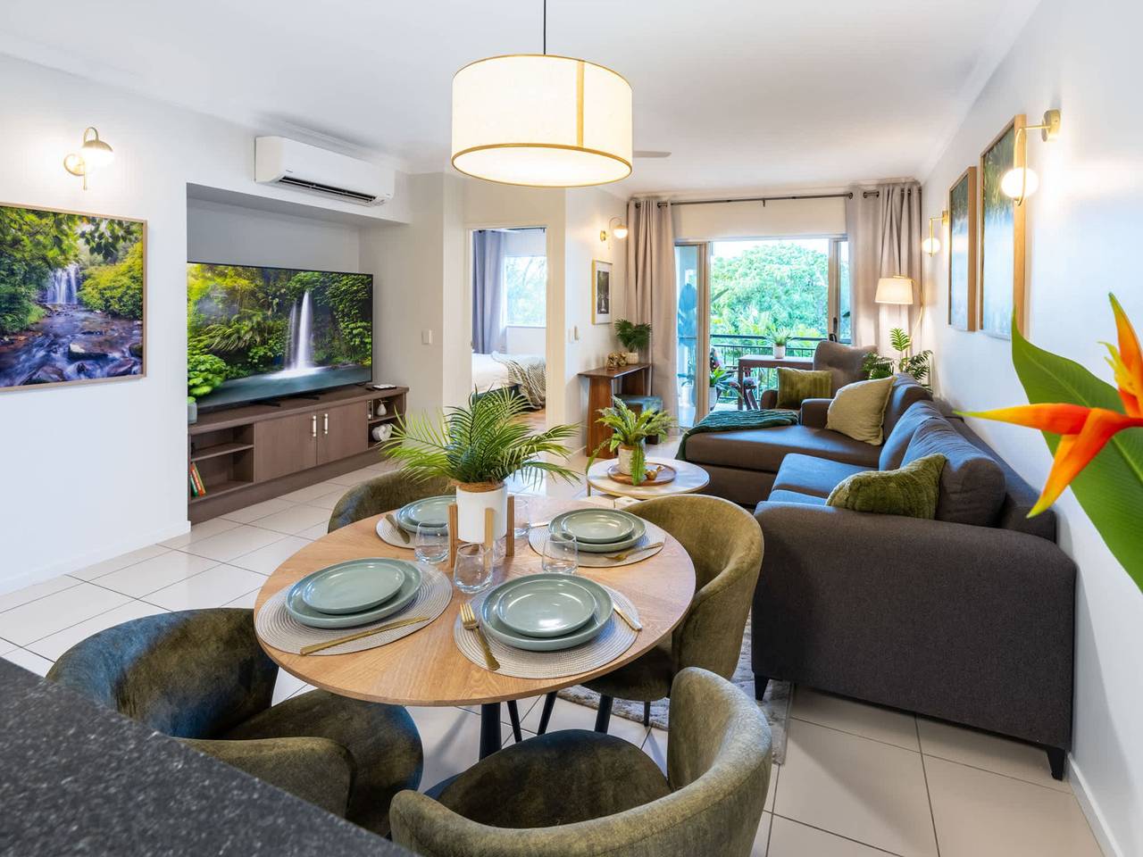 Entire apartment, Leaf   Luxe - 9 Pools  Bbq   Gym in Parramatta Park, Cairns