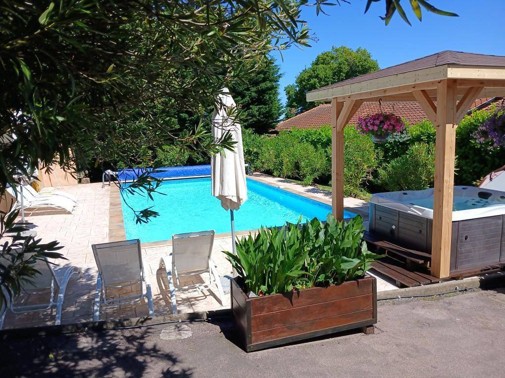 Gîte pour 9 Personnes dans Ciadoux, Haute-Garonne