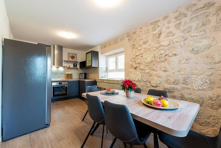 Villa pour 6 personnes, avec terrasse et jardin ainsi que sauna et piscine à Srebreno - 4