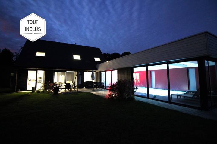 Gîte pour 6 personnes, avec terrasse ainsi que piscine et jardin à Fouesnant
