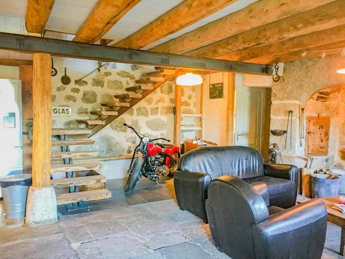 Location de vacances pour 12 personnes, avec terrasse et jardin dans Les Laubies - 2