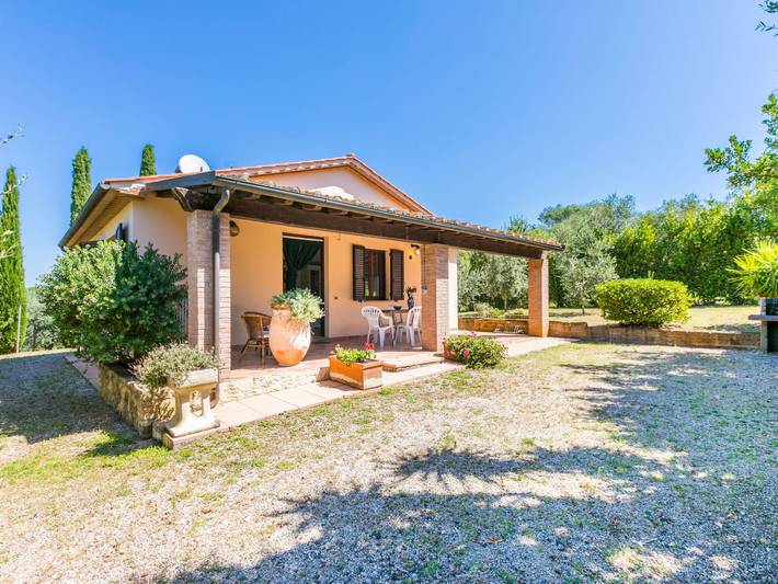 Ferienhaus für 6 Personen, mit Terrasse und Garten sowie Pool
