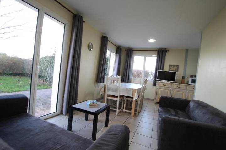 Gîte pour 8 personnes, avec Terrasse et Jardin à Surtainville