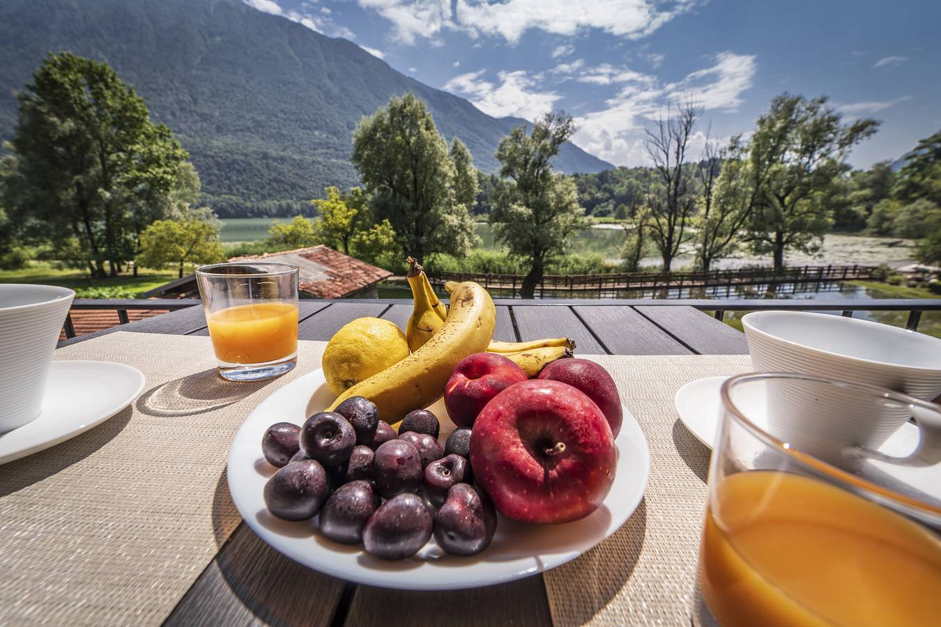 Appartement entier, Appartement de vacances "4" avec vue sur le lac, piscine partagée et Wi-Fi in Commune de Carlazzo, Lac de Lugano (Italie)