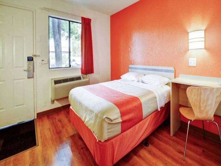 Apartamento entero, 2 camas matrimoniales | Microondas in Wethersfield, Connecticut