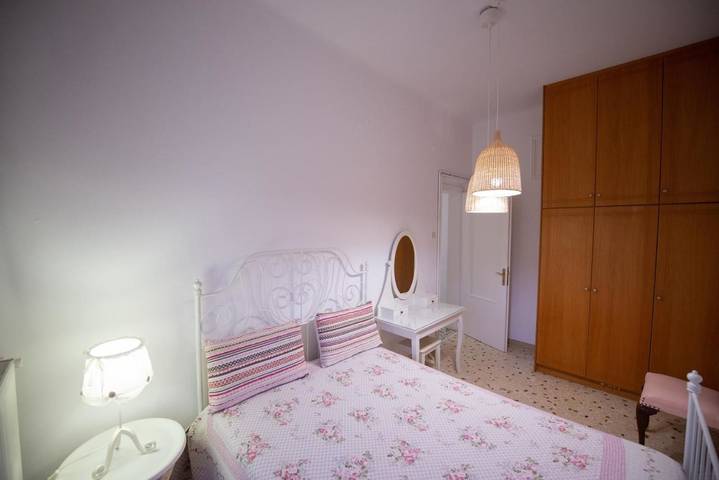 Gîte pour 5 personnes, avec balcon dans Poros - 2