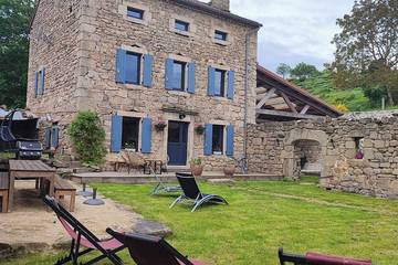Gîte pour 12 personnes, avec terrasse et jacuzzi, animaux acceptés à Saint-Christophe-d'Allier