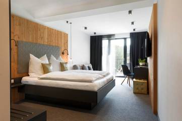 Hôtel pour 2 personnes, avec piscine et jardin, animaux acceptés à Gaming
