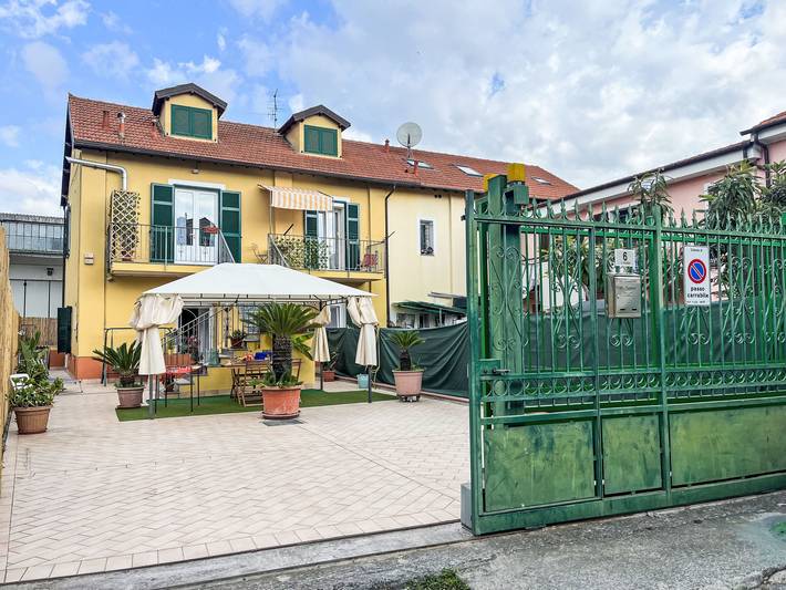 Ganze Wohnung, Tra Mare e Collina in Caramagna Ligure, Imperia