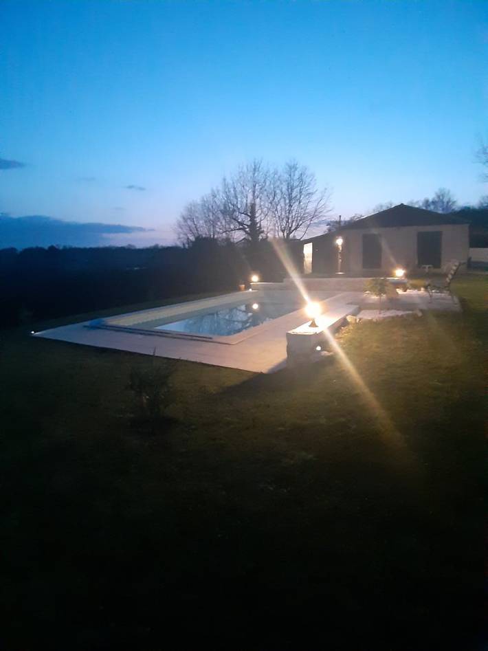 Gîte pour 2 personnes, avec terrasse ainsi que jardin et piscine en Nouvelle-Aquitaine - 4