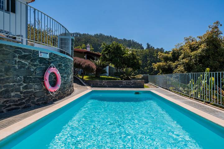 Location de vacances pour 6 personnes, avec jardin dans Arco da Calheta - 4