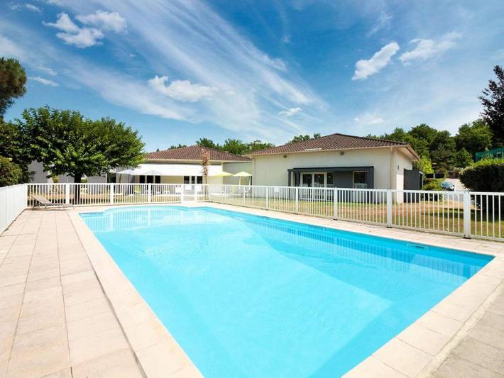 Hotel voor 4 personen, met zwembad en tuin - 1