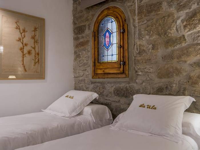 Maison de campagne pour 8 personnes, avec vue sur le lac et jardin, adapté aux familles dans Bages - 4