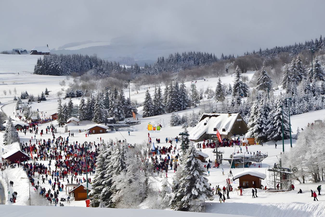 Appartement entier, Appartement 'Le Renne' avec vue sur la montagne in Super Besse, Besse-et-Saint-Anastaise