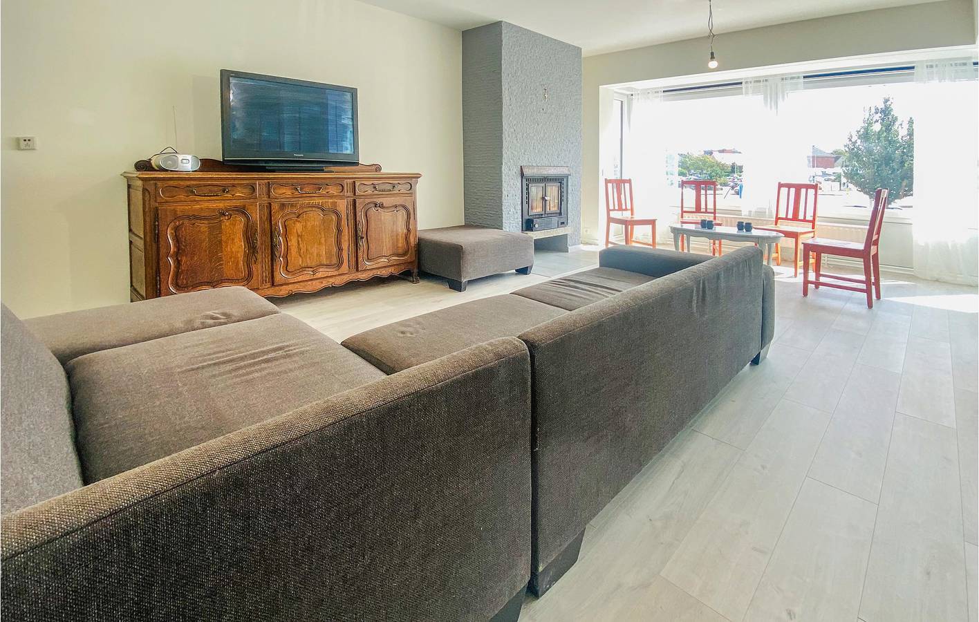 Apartamento vacacional entero, Apartamento de vacaciones para 6 personas con jardín in Ciudad de Ostende, Ostende