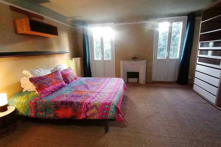 Hôtel pour 48 personnes à La Crau - 4