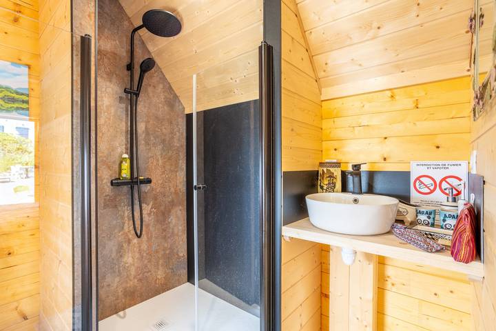 Les Philous Gourmands - Guest Room Chalet 'Chine' with Private Terrace in Sèvremont, Fontenay-le-Comte