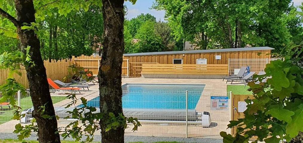 Location de vacances pour 4 personnes, avec terrasse ainsi que piscine et jardin à Tour-en-Sologne - 2