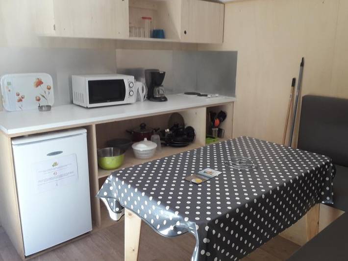 Mobil home pour 4 personnes, avec bassin pour enfant et sauna, animaux acceptés à Pouldreuzic - 3