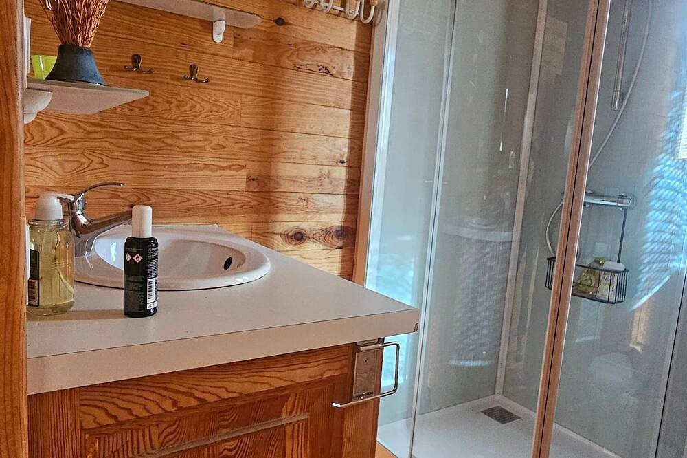 Roulotte Carmen avec Spa in Baron, Région de Nîmes