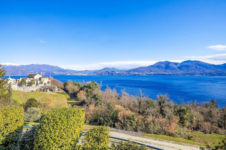 Ferienwohnung für 4 Personen, mit Balkon und Terrasse sowie Garten und Seeblick