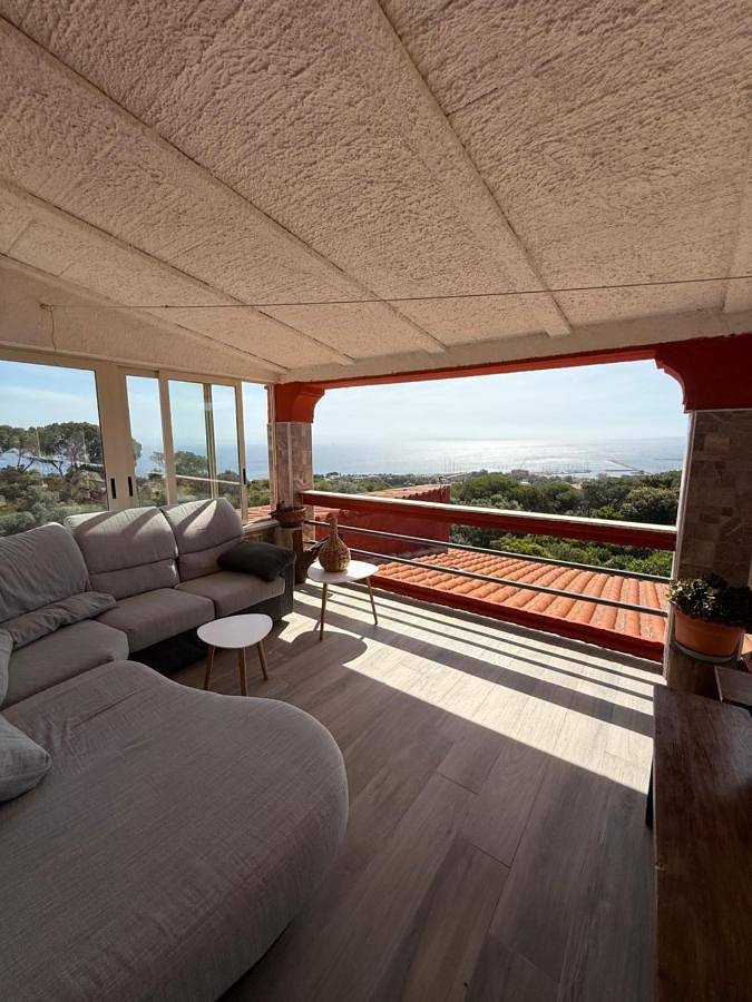 Casa vacanza per 8 persone, con Terrazza e Giardino nonché Panorama a Carloforte