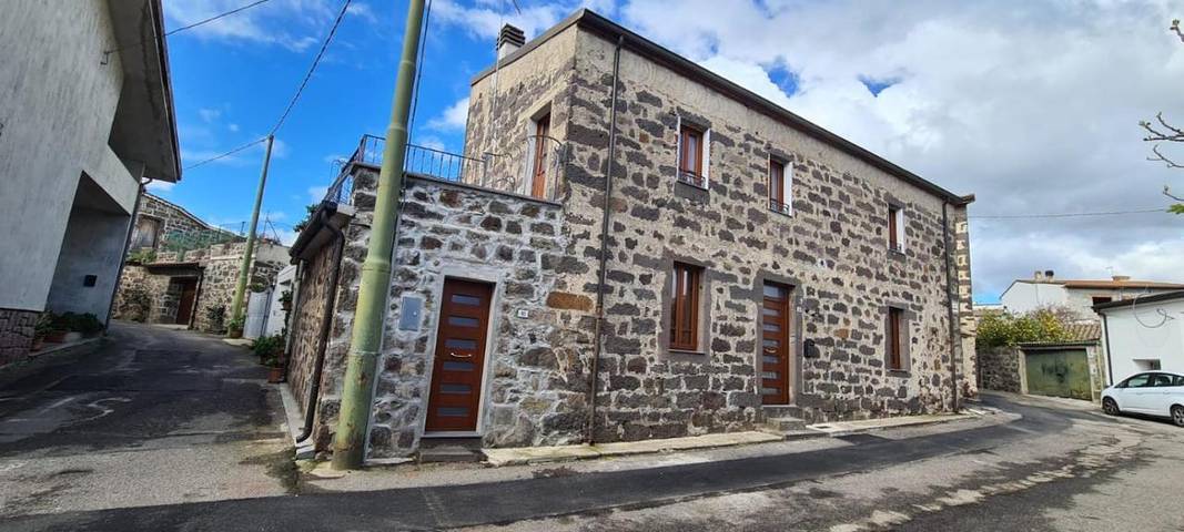 Location de vacances pour 2 personnes, avec terrasse et vue à Ghilarza