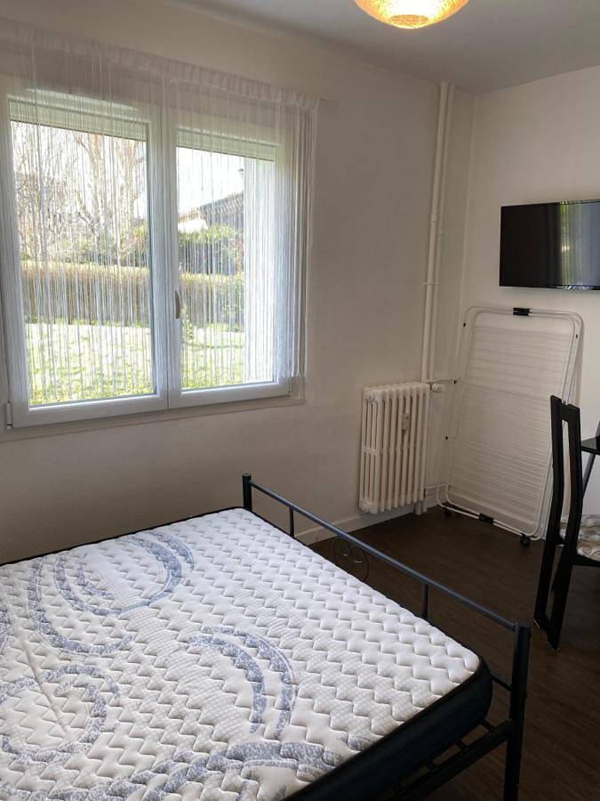 Double Room with Private Bathroom in Vandœuvre-lès-Nancy, Région de Nancy