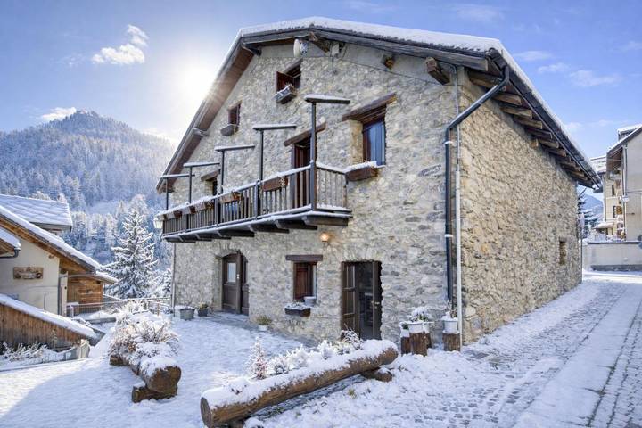 La Baita 1800 Ski In Ski Out in Claviere, Via Lattea