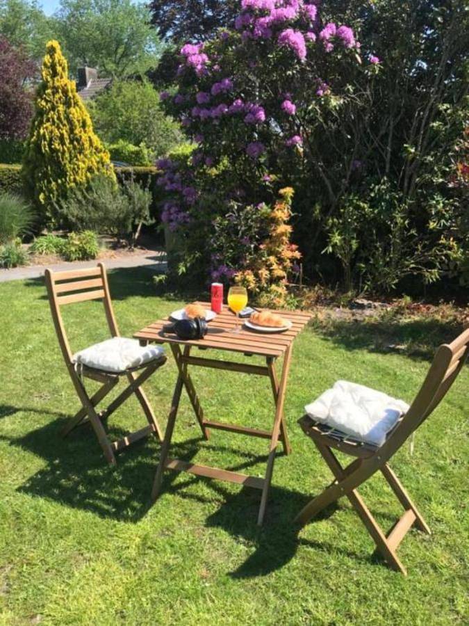 Geheel vakantieappartement, Backroom in Villa with private garden very near Centre and Tue in Eindhoven, Noord-Brabant