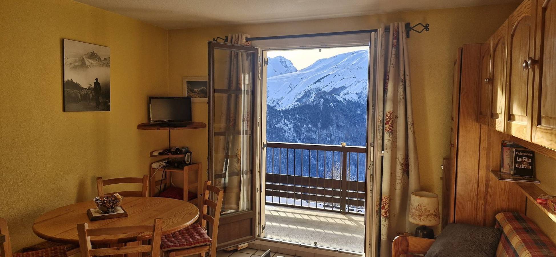 Estudio entero, Apartamento «Les Granges 13» con vistas a la montaña, balcón y Wi-Fi in Villard-Reculas, Parque Nacional de los Ecrins