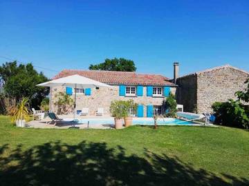 Gîte pour 4 personnes, avec piscine et jardin à Charmes-sur-Rhône