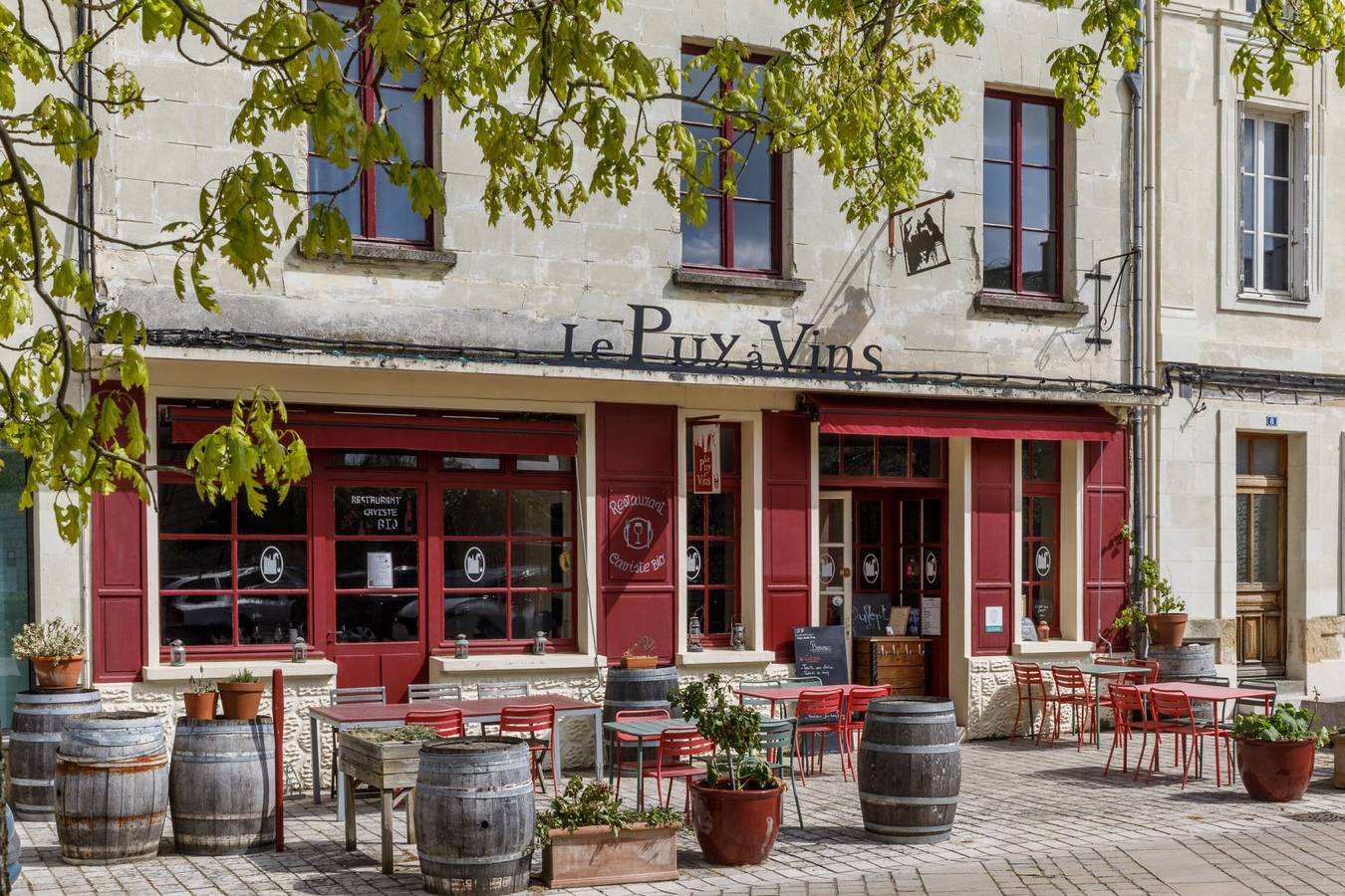 Chambres d'hôtes, ambiance auberge de village - Chambre Jaune-Palmiers in Le Puy-Notre-Dame, Vallée de la Loire
