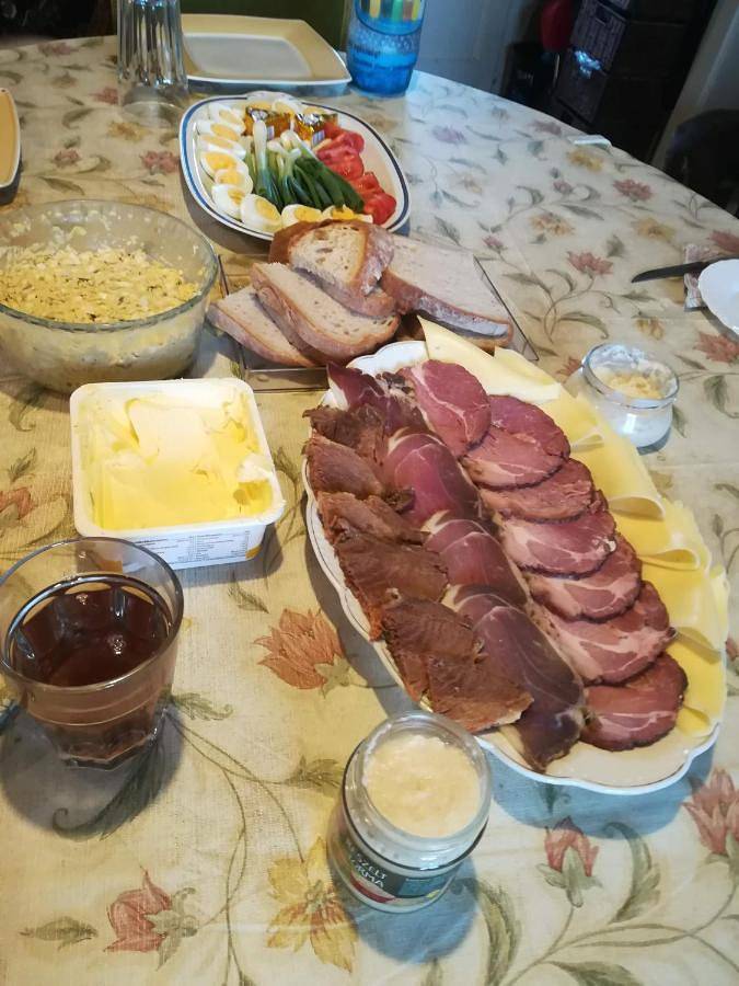 Gîte pour 3 personnes, avec vue et vue sur le lac ainsi que jardin et piscine, animaux acceptés à Szigliget - 2