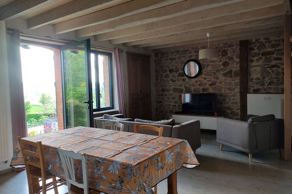 Gîte 3 personnes \" La Glycine\" in Montmelard, Région de Mâcon
