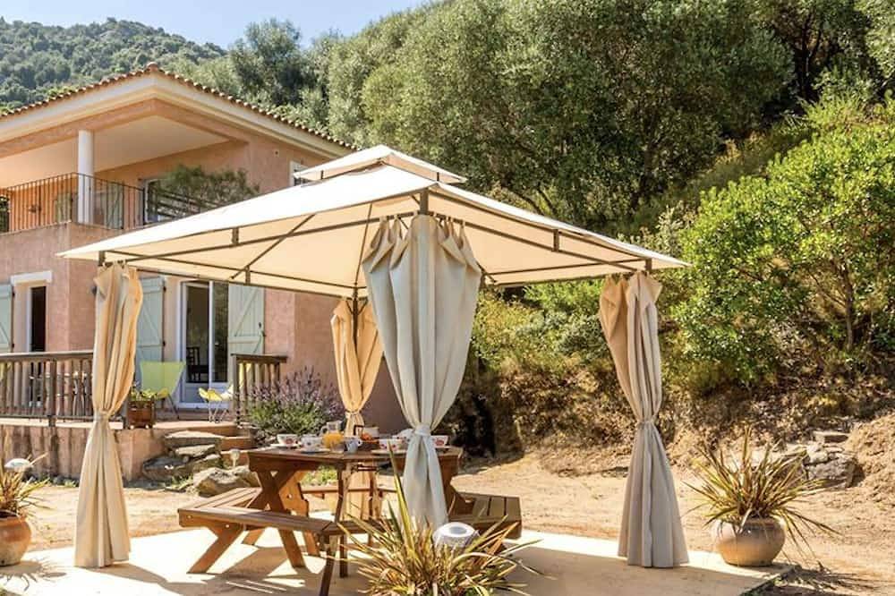 Villa pour 6 Personnes dans Monticello, Région de Calvi