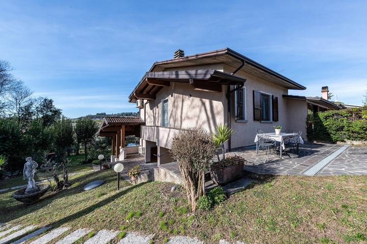 Ferienwohnung für 4 Personen, mit Balkon in San Felice del Benaco