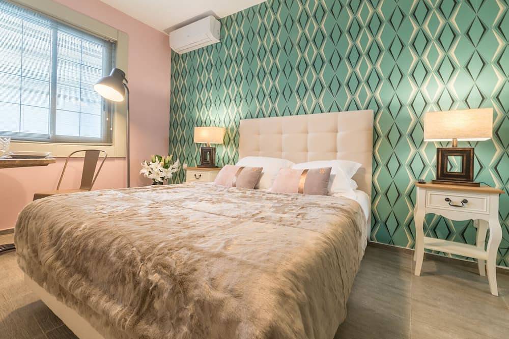 Entire apartment, Santa Ana Boutique Iii apartment in Madrid in Centro (Madrid), Madrid