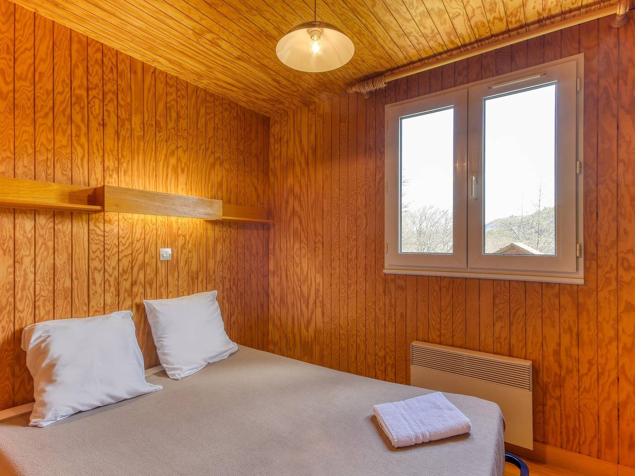 Chalet pour 5 personnes avec mezzanine in Saint-Jacques-d'Ambur, Puy-de-Dôme