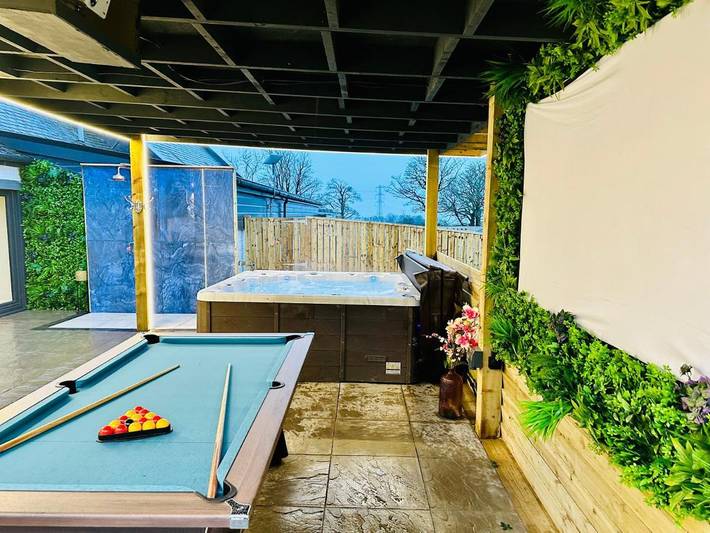 Villa for 2 people, with hot tub and terrace in Scotland