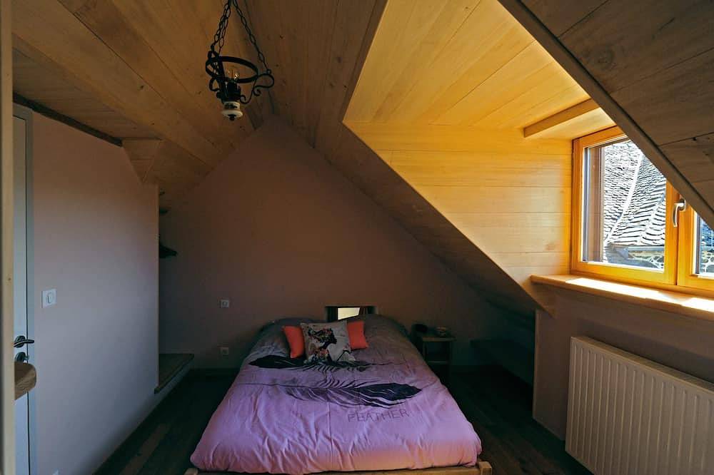 Gîte entierement renové aux portes de l'Aubrac avec vue sur la vallée du Lot in Castelnau-de-Mandailles, Parc naturel régional de l'Aubrac