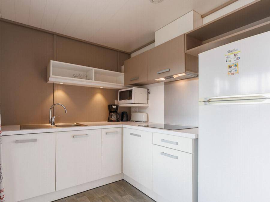 Village Vacances Bel-Air Village Les Demeures du Lac - Mobilheim 4 personen - Cottage Premium 2 Zi 4 Personen Anreise Samstag in Saint-Rémy-sur-Durolle, Regionaler Naturpark Livradois-Forez