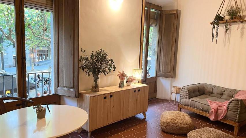 Apartamento para 4 personas, con Balcón además de Terraza y Vistas en Olot