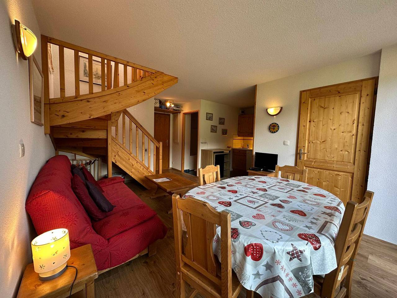 Apartamento entero, Duplex a pie de pistas con balcón, ascensor y parking - Ideal para 6 personas in Station de Morillon, Grand Massif