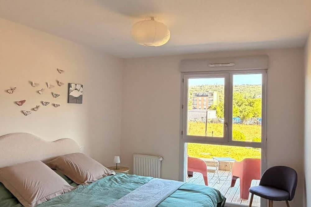 Entire apartment, Charmant T2 bis proche centre ville avec parking et abri vélo in Espalion, Aveyron