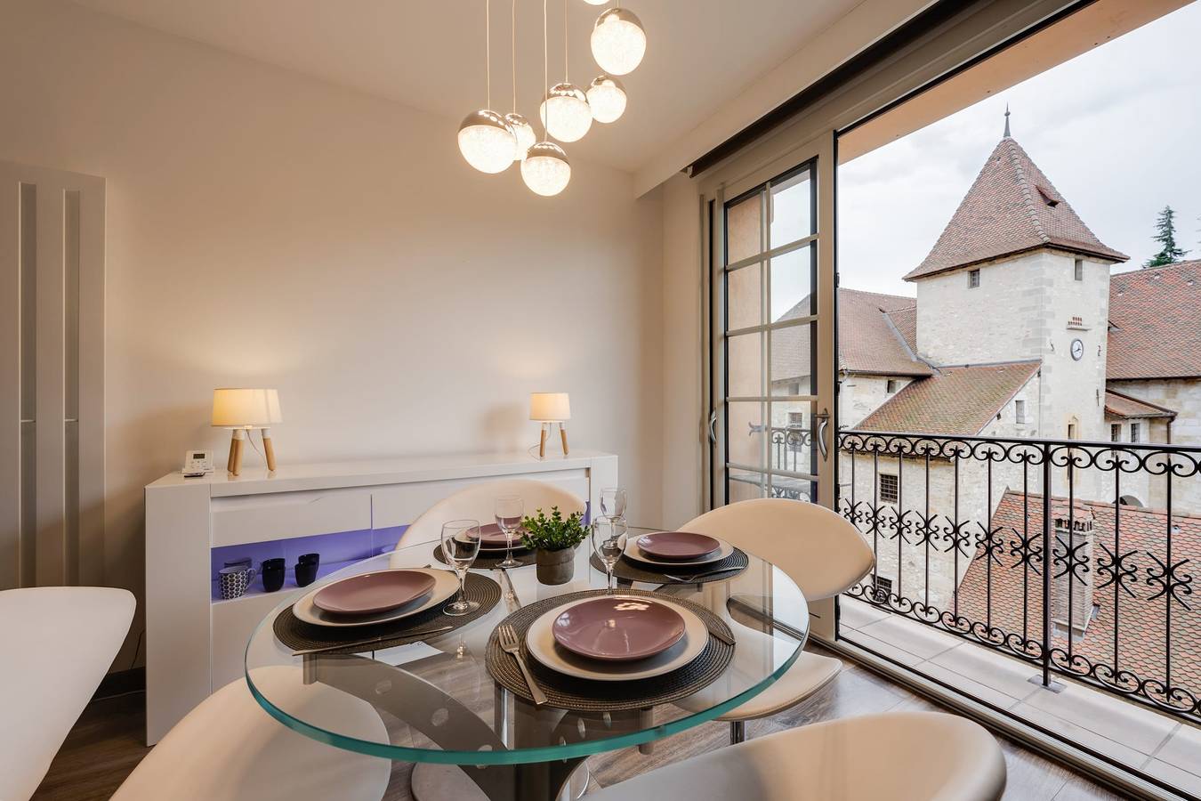 Appartement entier, Studio Suite Annecy - Vue sur le château, climatisation in Annecy, Annecy (commune)