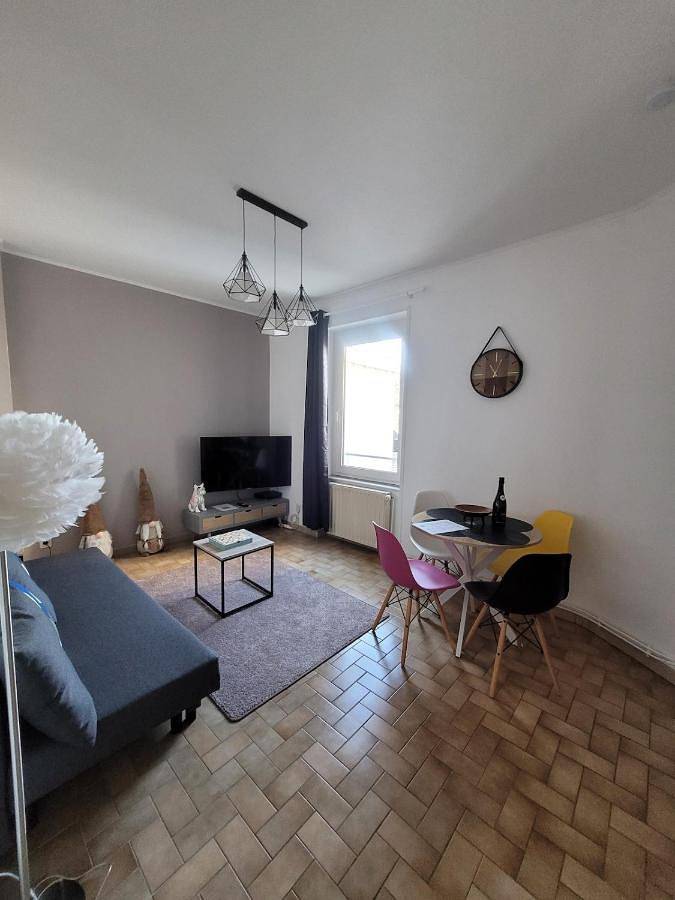 Appartement entier, Chez Diane , appartement complet , parking gratuit devant l'immeuble in Colmar, Région de Colmar