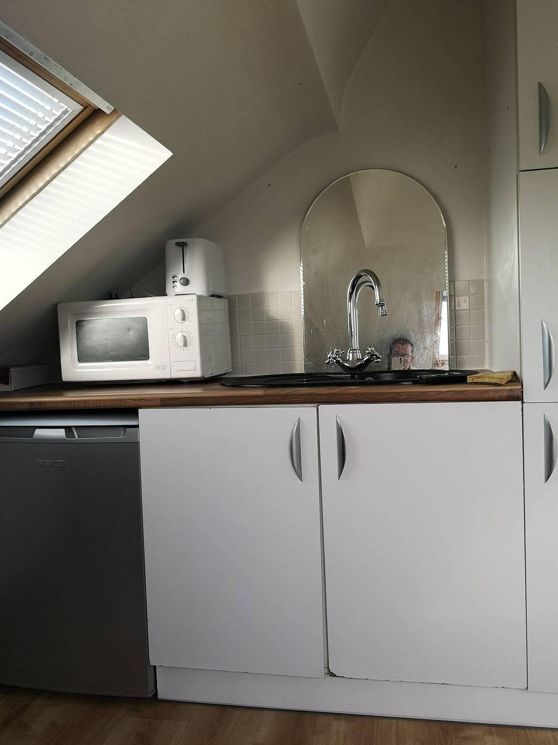 Ganze Wohnung, Nettes „Bijous“ -Db-Zimmer-Apartment auf dem Dachboden in Spelthorne, Surrey