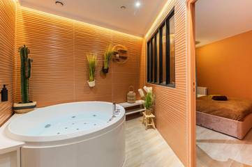 Gîte pour 6 personnes, avec jacuzzi, animaux acceptés dans Le Hangar